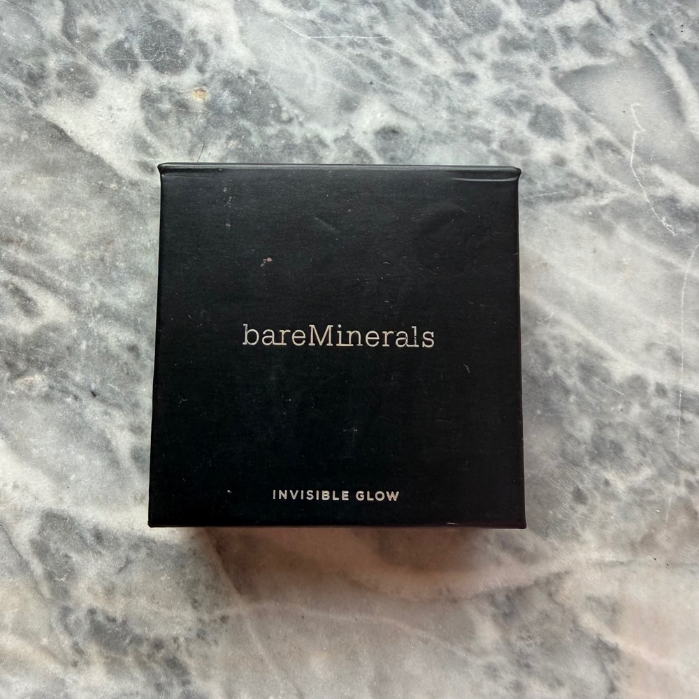 New bareMinerals Invisible Glow Powder Highlighter Medium